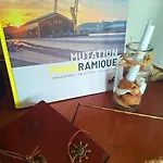 Houseboat Cosy Et Atypique A Le Zimon Botel *