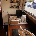 Houseboat Cosy Et Atypique A Le Zimon روان