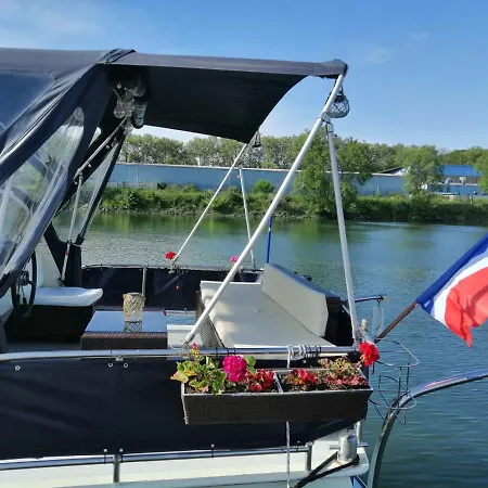 Bateau Zimon-vue Seine-nuit Insolite A Botel