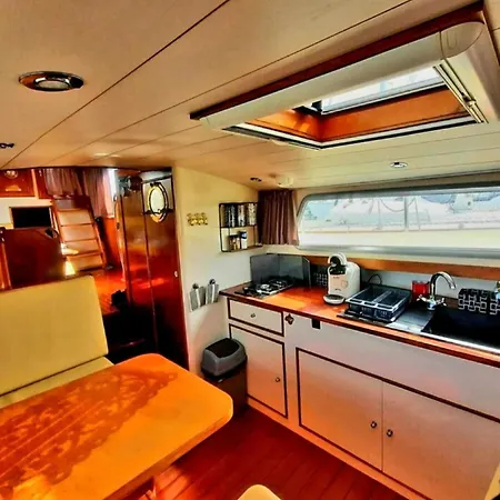 Bateau Le Zimon - Insolite Bateau-hôtel Rouen
