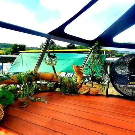 Botel Bateau Zimon-vue Seine-nuit Insolite A *
