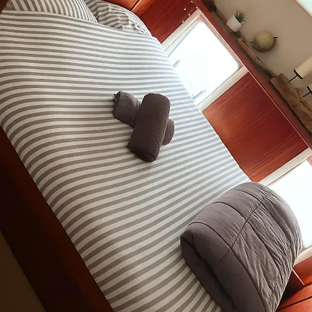 Botel Bateau Zimon-vue Seine-nuit Insolite A *