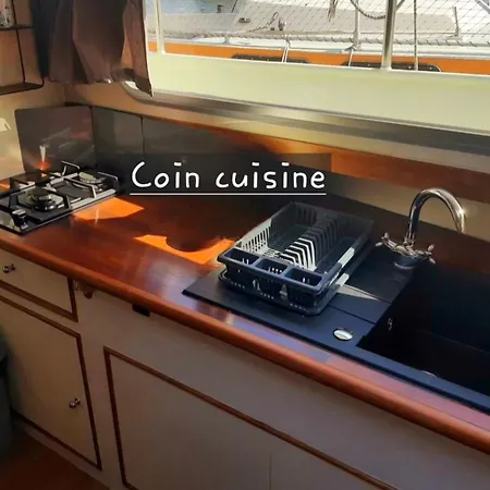 Bateau-hôtel Houseboat cosy et Atypique à Rouen Le Zimon Rouen