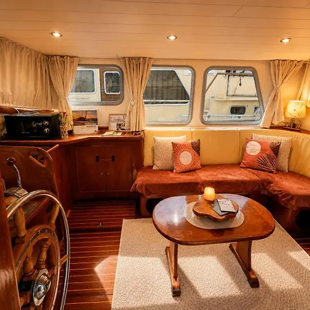 Houseboat Cosy Et Atypique A Le Zimon
