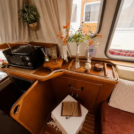 Zimon- Bateau Authentique - Vue Sur La Seine Botel