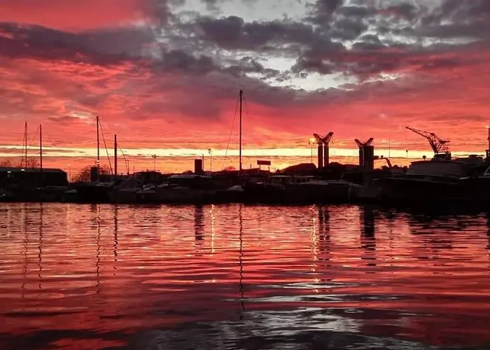 보트호텔 Houseboat Cosy Et Atypique A Rouen Le Zimon *