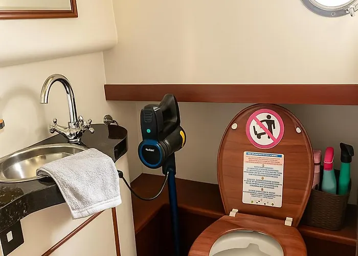 Houseboat cosy et Atypique à Rouen Le Zimon Bateau-hôtel