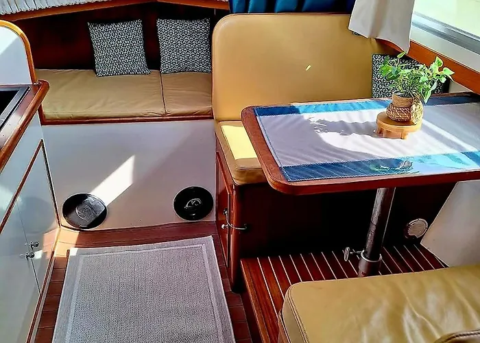 Houseboat cosy et Atypique à Rouen Le Zimon Bateau-hôtel Rouen