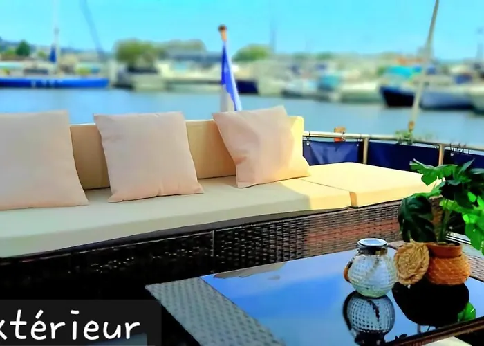 Houseboat Cosy Et Atypique A Rouen Le Zimon Botel