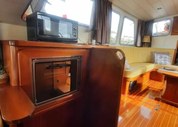 Houseboat cosy et Atypique à Rouen Le Zimon Bateau-hôtel *